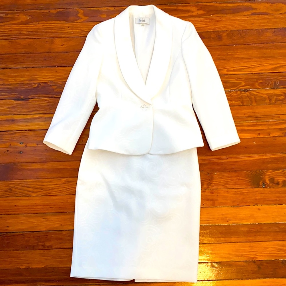Le Suit Size 4 skirt suit